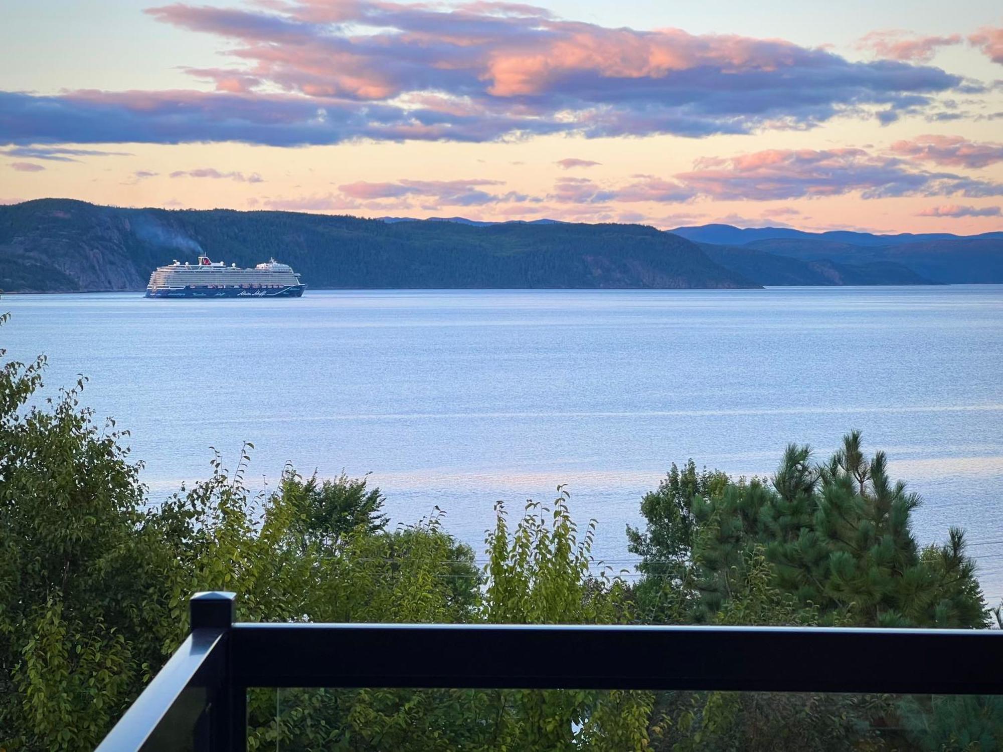 Magical Loft : Breathtaking View & Cozy Fireplace Chicoutimi Exterior foto